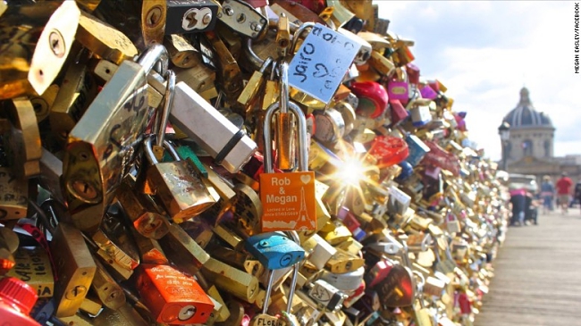 love lock paris