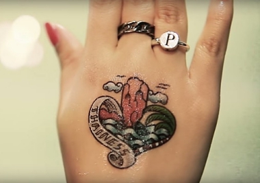 TEMPORARY TATTOOS THAT SCAN LIKE QR CODES FOR THAI TOURISM