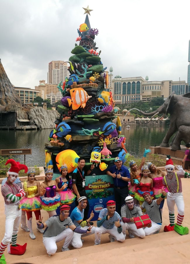 Sunway Lagoon Brings An Underwater Christmas Lagoon Up To Shore 