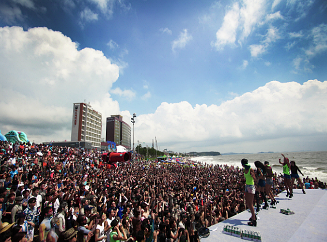 There’s A Festival In Korea That Requires You To Play With Mud!