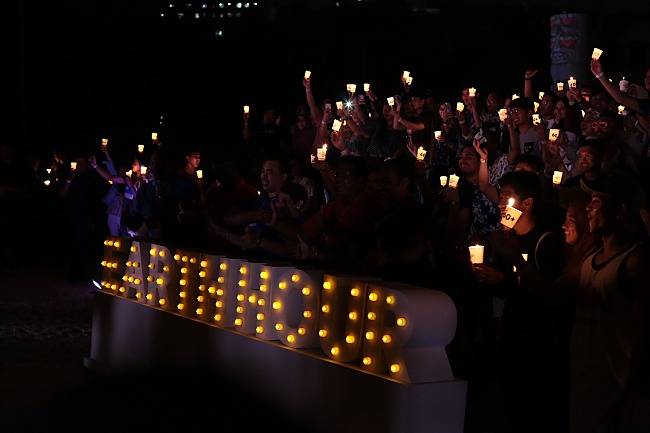 Blackout Fest turned theme park’s Surf Beach into a special outdoor festival in the dark