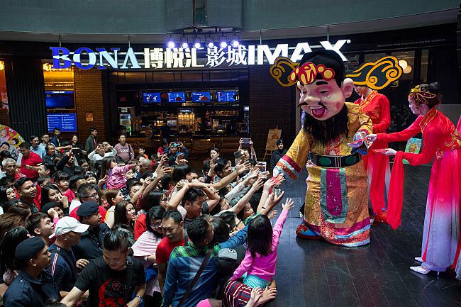 More Than 130,000 People Flocked At Resorts World Genting On 1st Day Of Chinese New Year