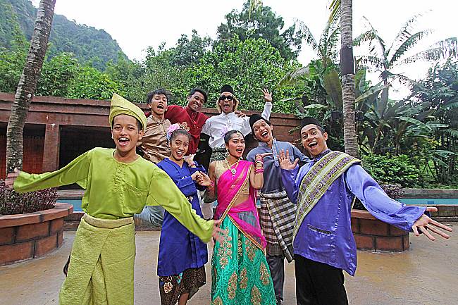 Sunway Lost World Of Tambun Puts Malaysia First In Raya Celebration!