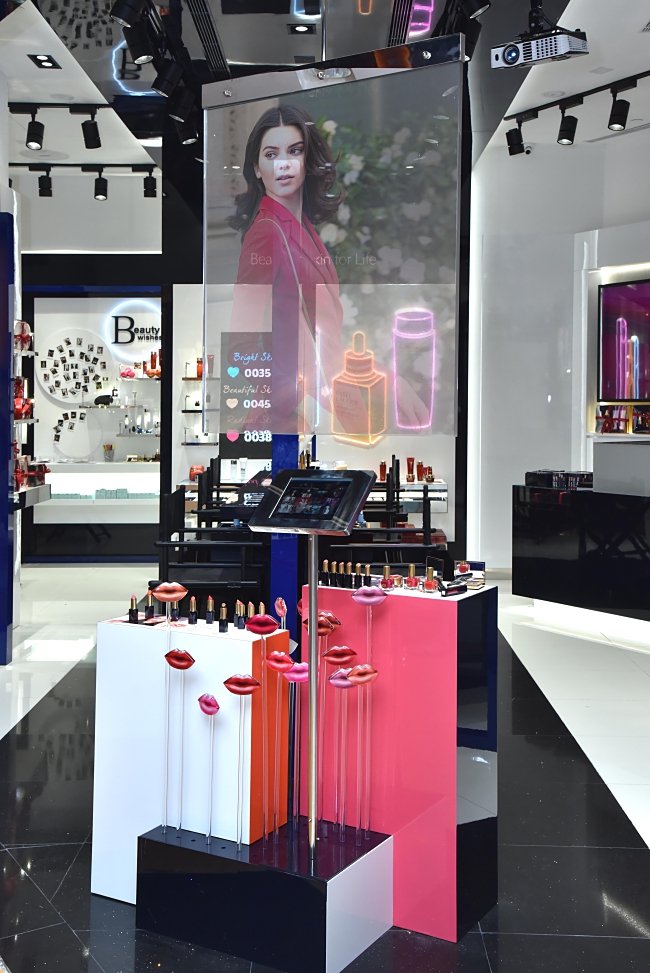 Estée Lauder Malaysia Reveals First In The World Concept Store