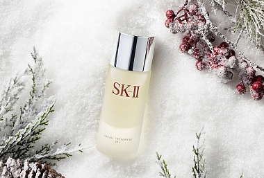 COMBAT DRY SKIN WITH SK-II’S INTENSELY MOISTURIZING  FACIAL TREATMENT OIL