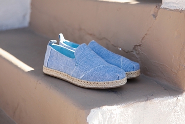 INTRODUCING TOMS NEWEST COMFORTABLE SLIP-ON