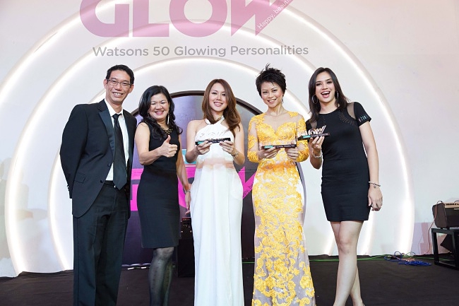 Award Presentation to Glow 50 Personalities Round