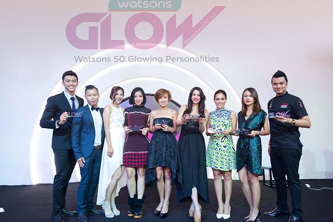 Award Presentation to Glow 50 Personalities Round