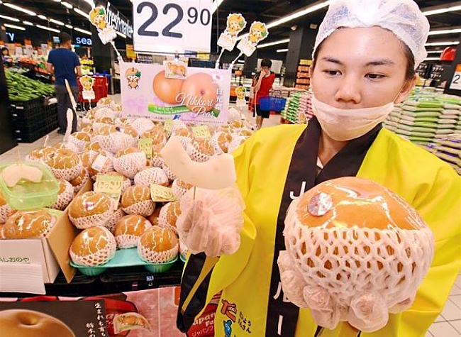 The sweet bearings of Japanese quality agricultural products.