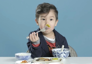 HOW AMERICAN KIDS REACT TO BREAKFAST AROUND THE WORLD