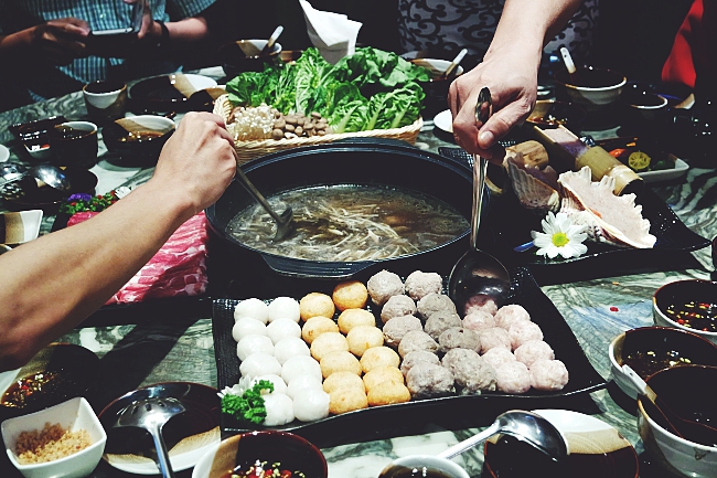 CNY Meals: Enjoy Premium Steamboat Feast At Yezi!