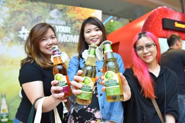 SOMERSBY CIDER’S GIANT APPLES UNVEIL #MAGICMOMENTS!