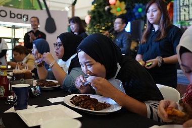 TONY ROMA’S RIBS-EATING CONTEST GETS INTO MALAYSIA BOOK OF RECORDS!