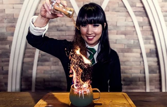 Platform 1094 – Harry Potter-Themed Café In Singapore!