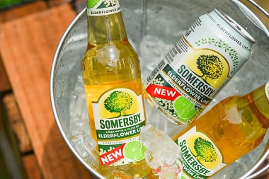 SAVOURING A #FLORALTWIST WITH SOMERSBY ELDERFLOWER LIME