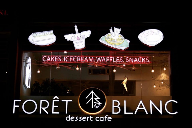 Hidden Gem - Foret Blanc Dessert Café!