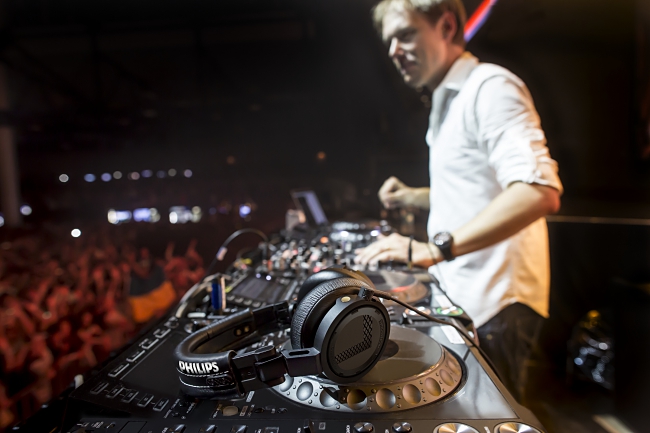 Professional DJ Headphone A5-PRO in collaboration with Armin van Buuren