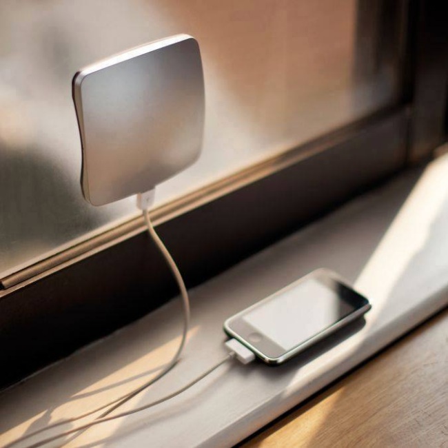 Window Mounted Solar Powerbanks