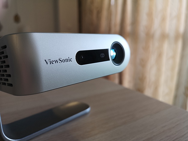 ViewSonic M1, Ultra-Portable LED Projector