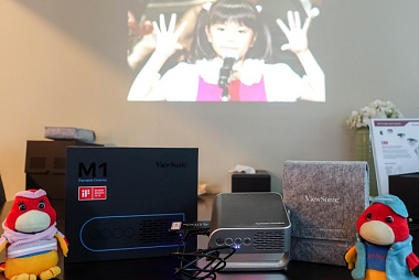 GO BIG AND GO MOBILE WITH VIEWSONIC M1 ULTRA-PORTABLE LED PROJECTOR!