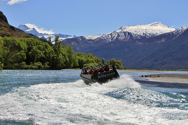 These 10 Magnificent Photos Will Make You Want To Visit Lake Wanaka