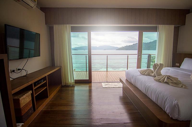 The Cliff Resort Lipe Room