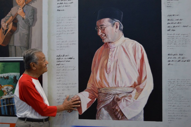 Tun. M and family visited langkawi 3D Arts