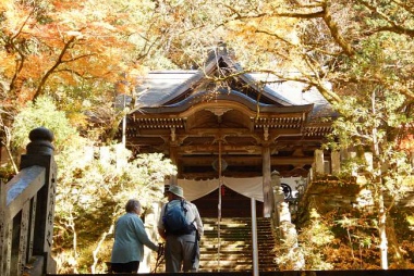 4 MAGNIFICENT PLACES TO VISIT THIS AUTUMN IN JAPAN!