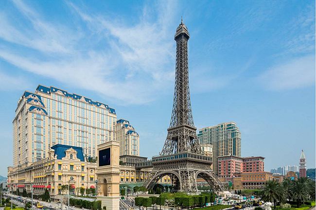 Yup, you’ve read it right. There’s an Eiffel Tower in Macao!