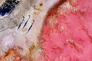 HERE’S HOW YOU CAN VISIT THE ICONIC PINK LAKE WITHOUT HASSLE