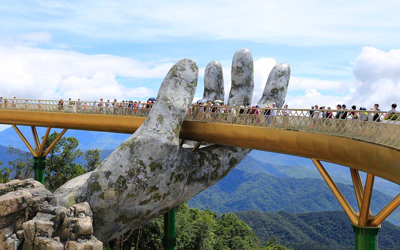 7 THINGS TO EXPECT WHEN VISITING BA NA HILLS, DA NANG. 