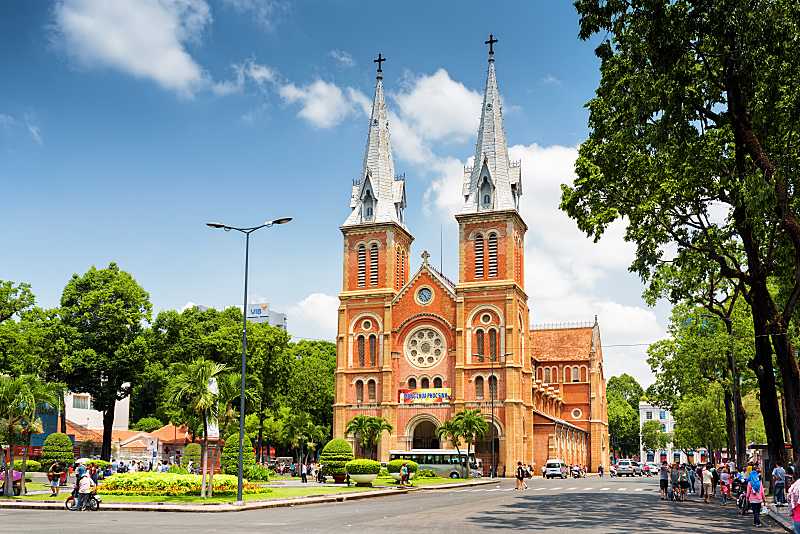 7 Places To Go In Ho Chi Minh City! 