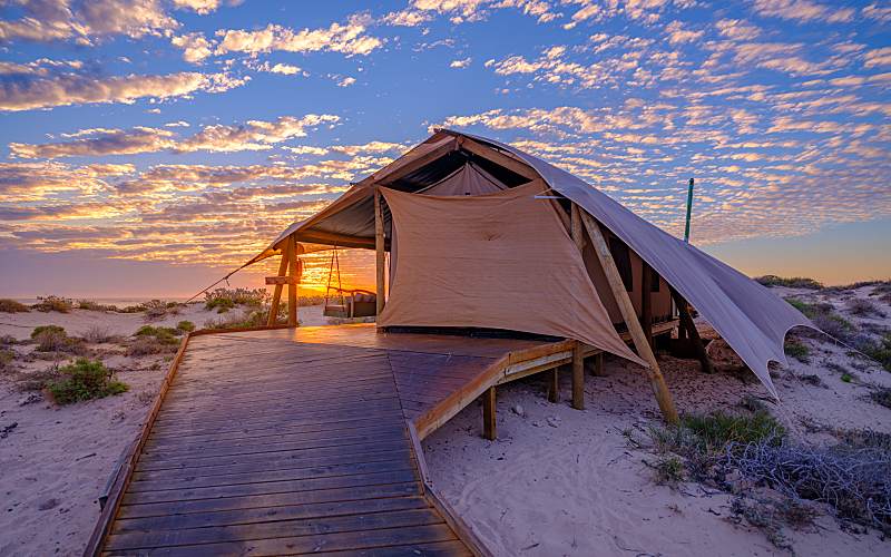 YOUR GUIDE TO A ROMANTIC ESCAPE IN WESTERN AUSTRALIA