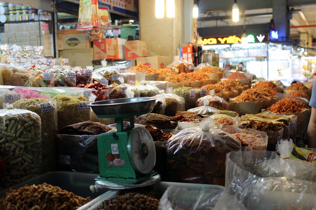 Dried fruits, dried seafood, nuts, coffee and tea